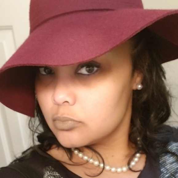 Meet your Posher, T - Picture 1 of 1